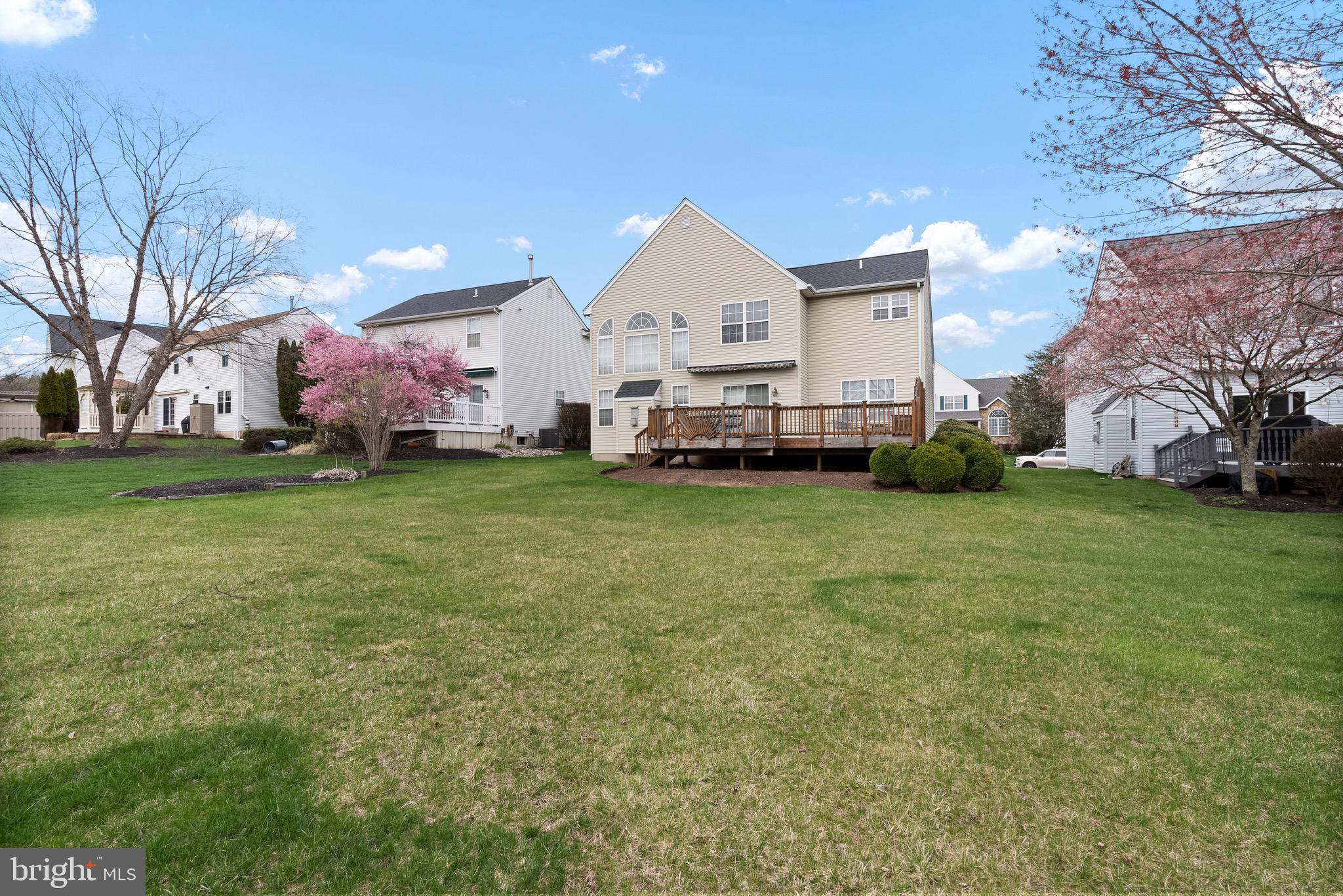 4506 Old Oak Road Doylestown, PA 18902 - Photo 4 of 5 PROPERTY ENDS AT THE END OF THE MULCH BED