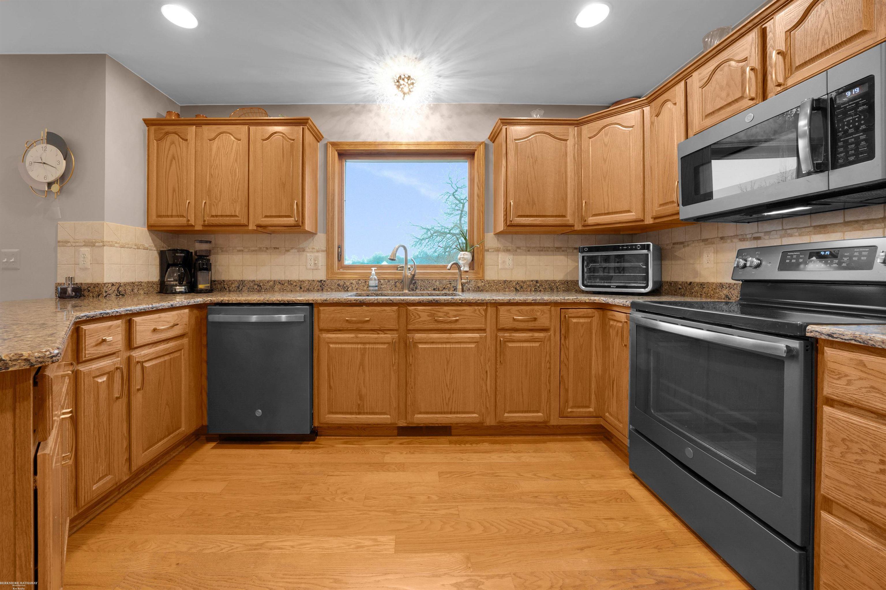 72608 Oxal Point Romeo, MI 48065 - Photo 26 of 56