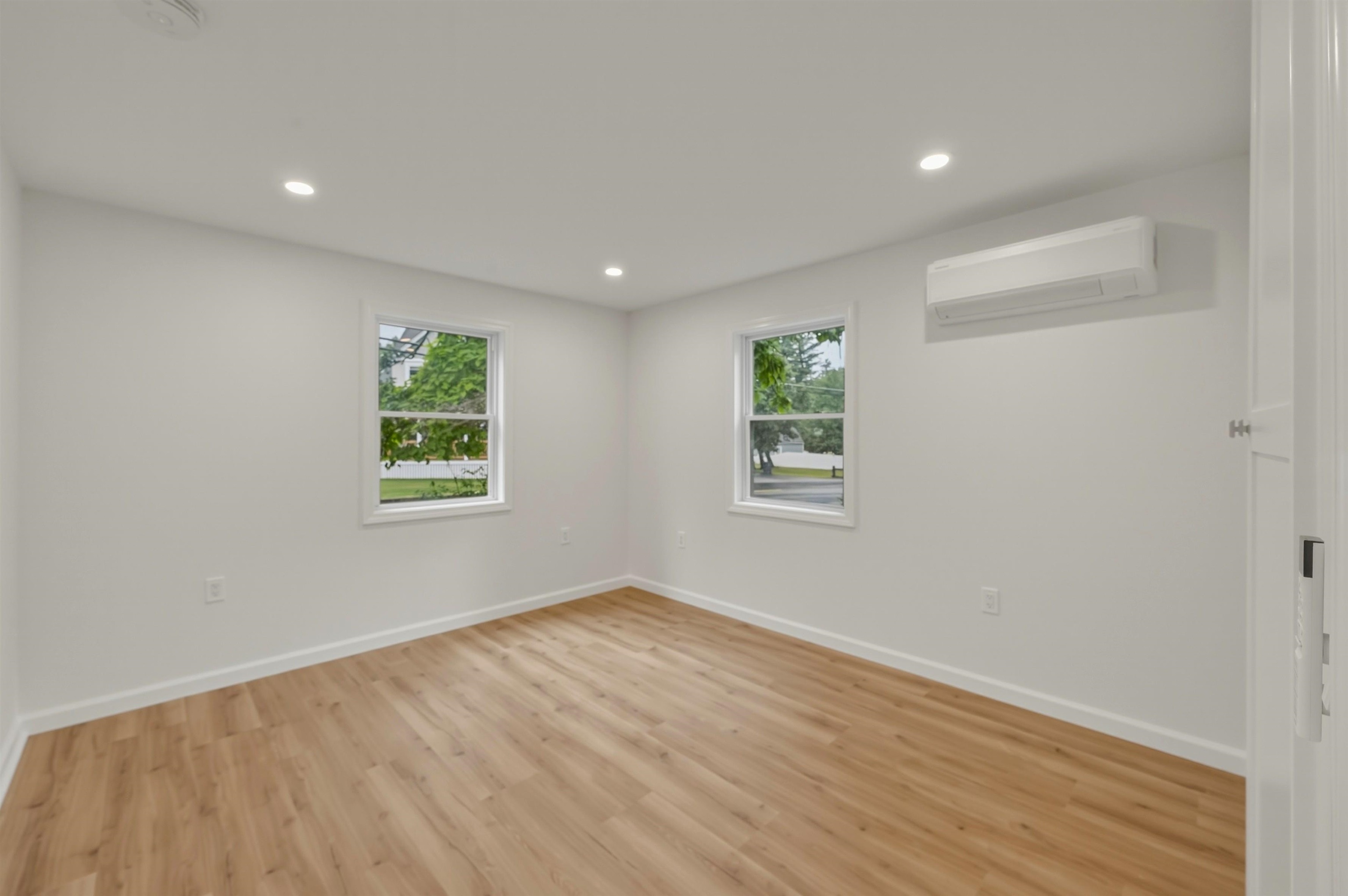 71 Manchester Street Nashua, NH 03064 - Photo 11 of 26 Gallery Image 11