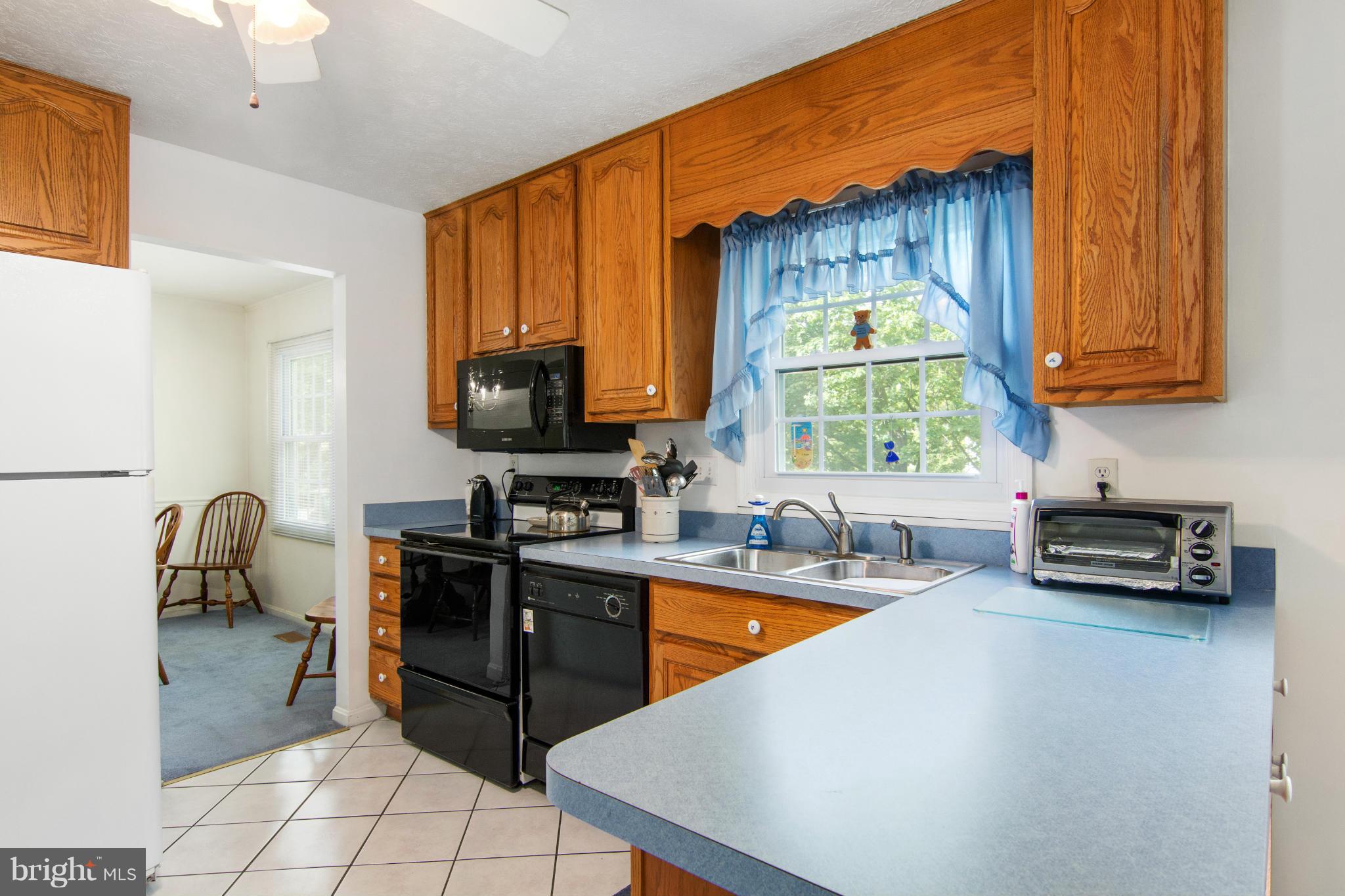 11702 Whittier Road Bowie, MD 20721 - Photo 9 of 30 Kitchen