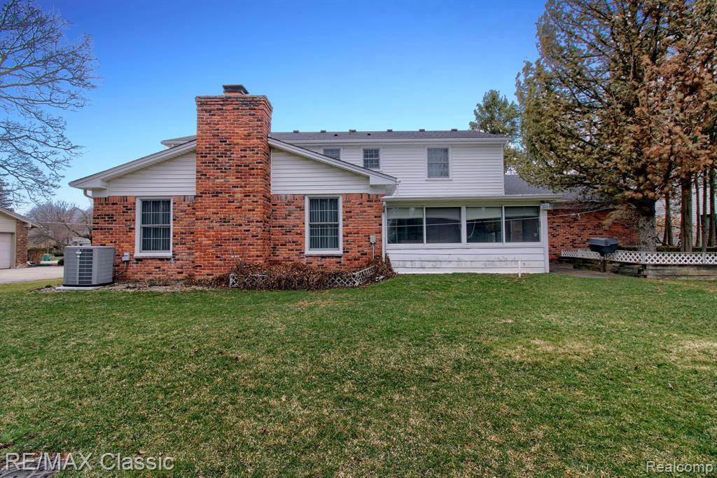 33951 Old Timber Road Farmington Hills, MI 48331 - Photo 36 of 40