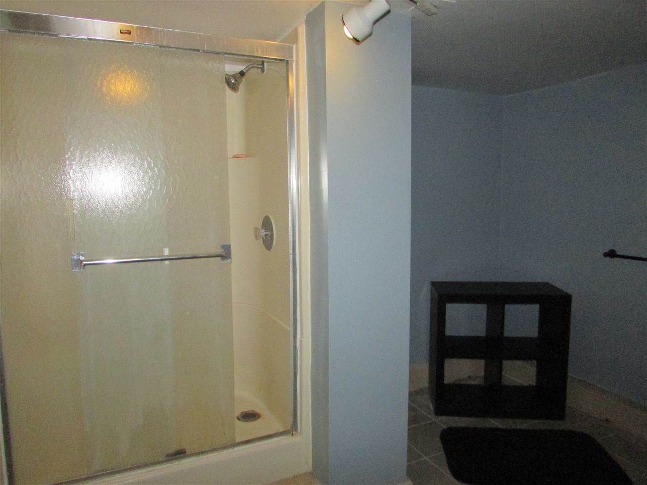 6280 Park Ridge Road Loves Park, IL 61111 - Photo 20 of 25 a bathroom with a shower