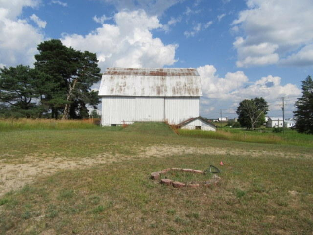 18738 Fillmore Road Stanwood, MI 49346 - Photo 21 of 27 Barn