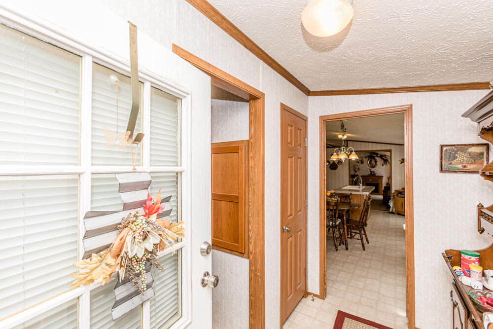 1266 Townsend Valley Road Paris, KY 40361 - Photo 19 of 38 1F9A1992