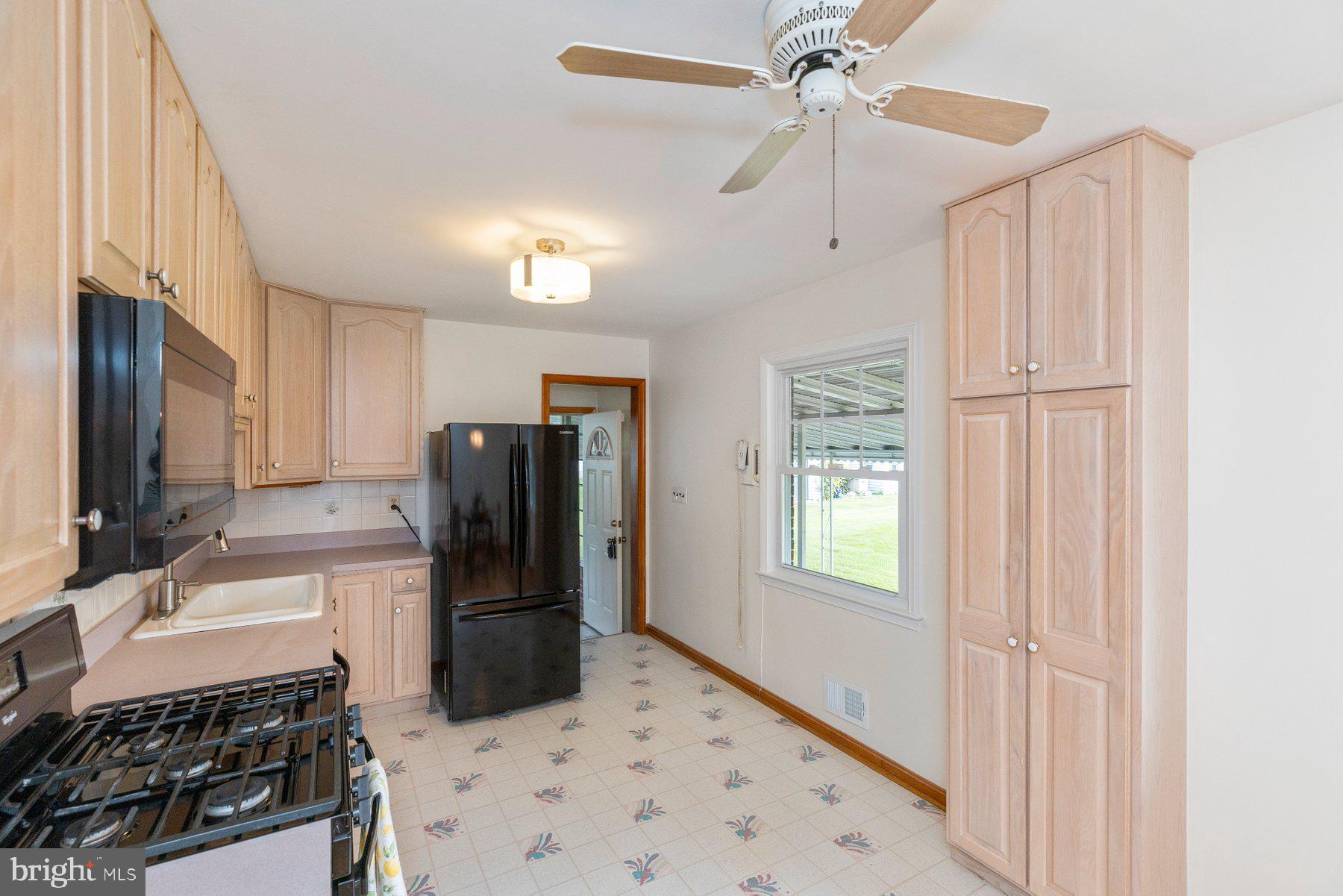 105 Juniper Circle Linthicum Heights, MD 21090 - Photo 12 of 25