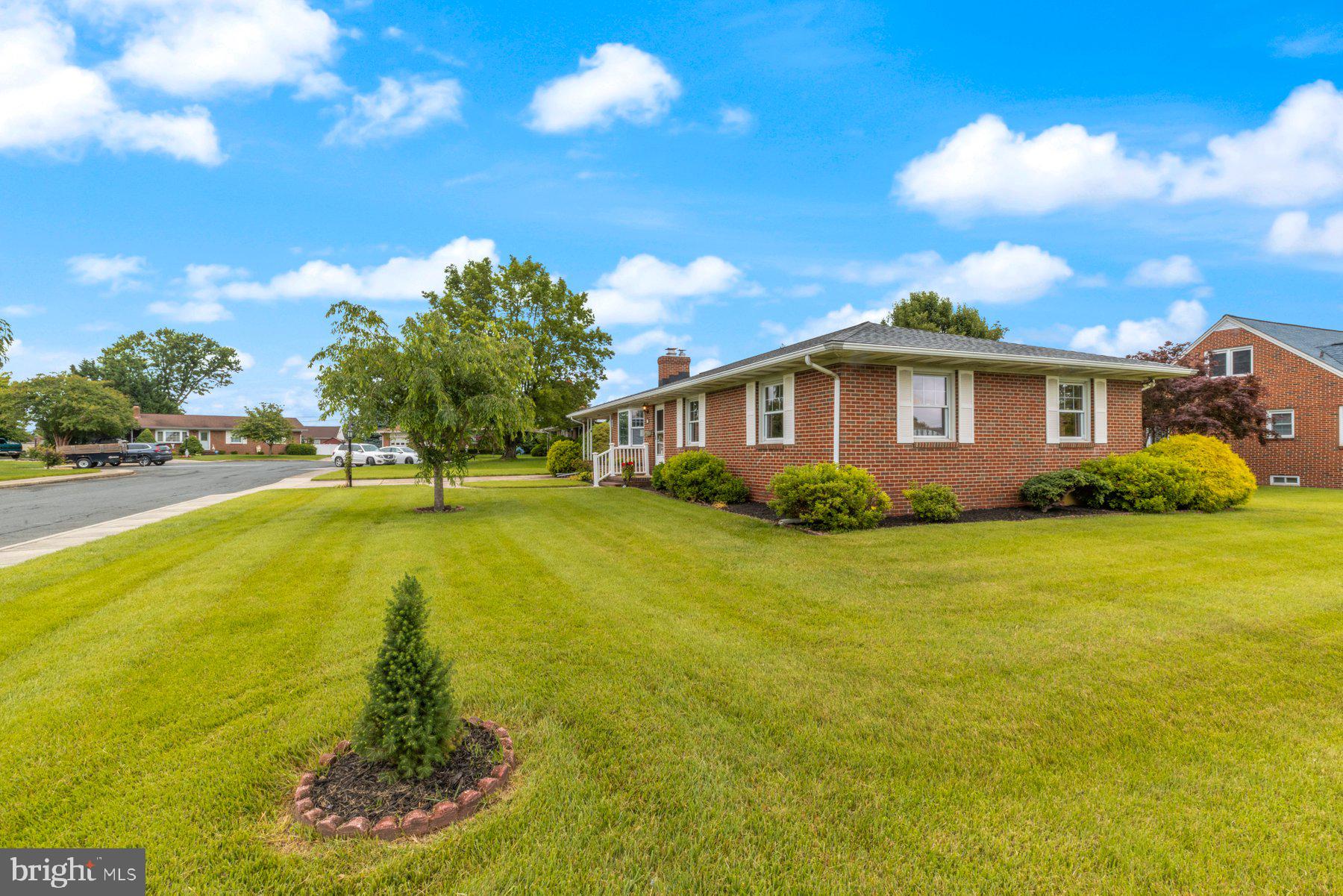 105 Juniper Circle Linthicum Heights, MD 21090 - Photo 2 of 25