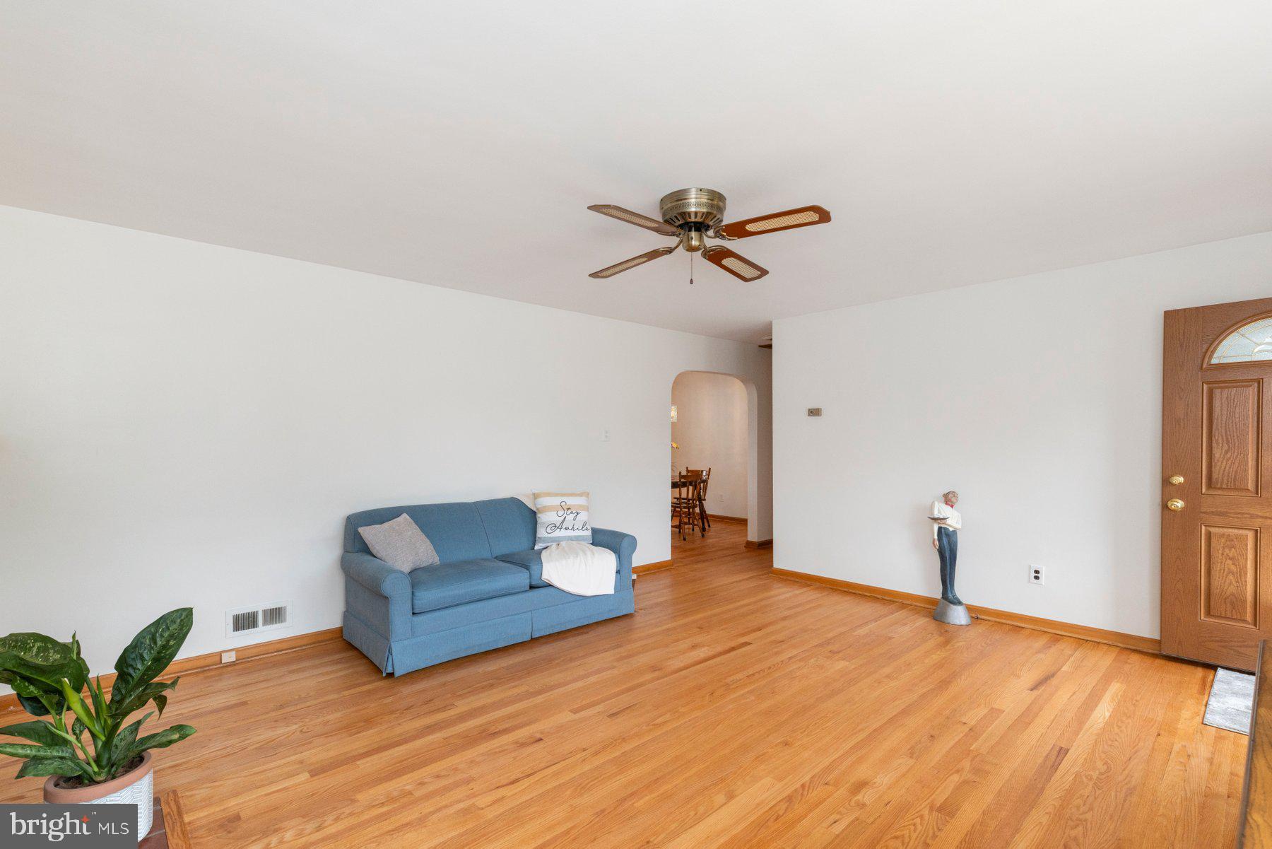 105 Juniper Circle Linthicum Heights, MD 21090 - Photo 5 of 25