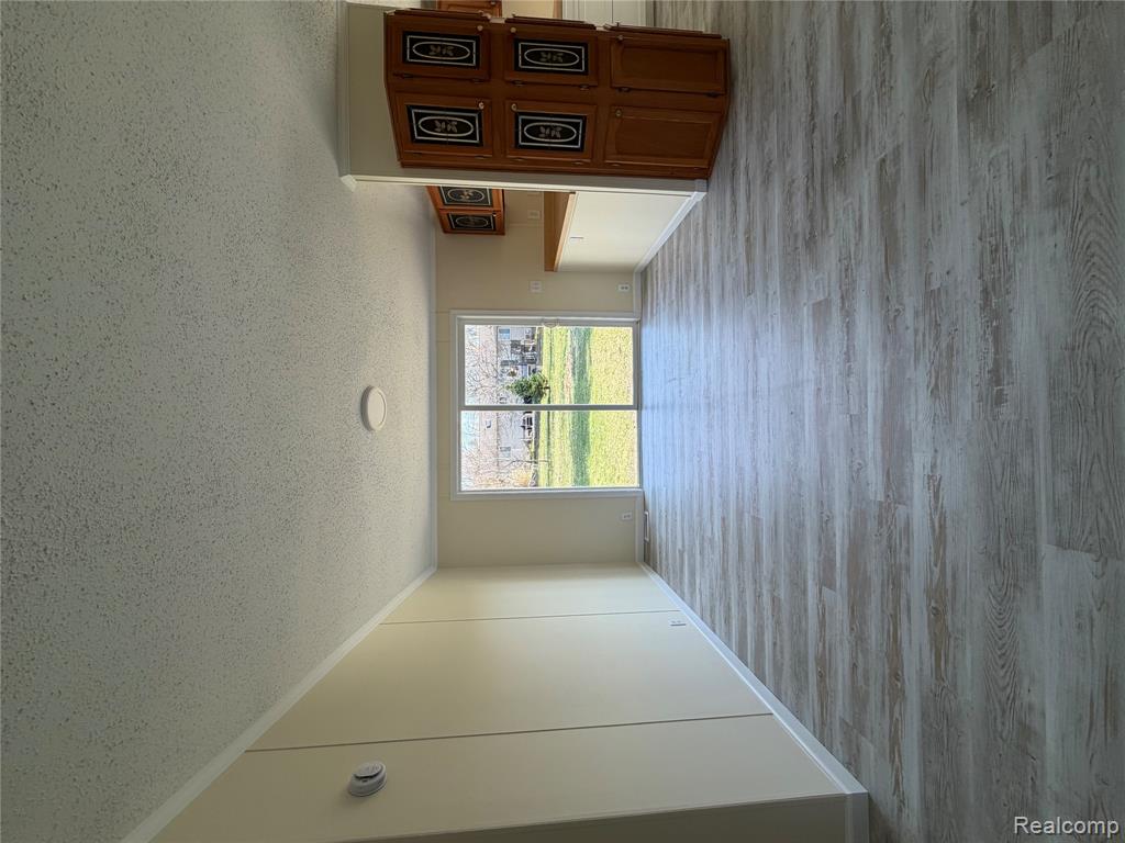 2218 Disch Street Flushing, MI 48433 - Photo 6 of 24