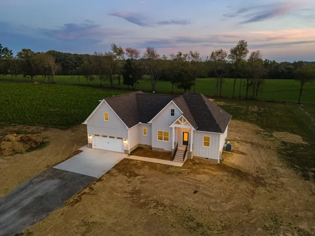 $469,900 | 232 Dugout Road, Summertown, TN 38483