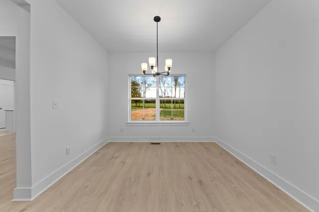 $469,900 | 232 Dugout Road, Summertown, TN 38483