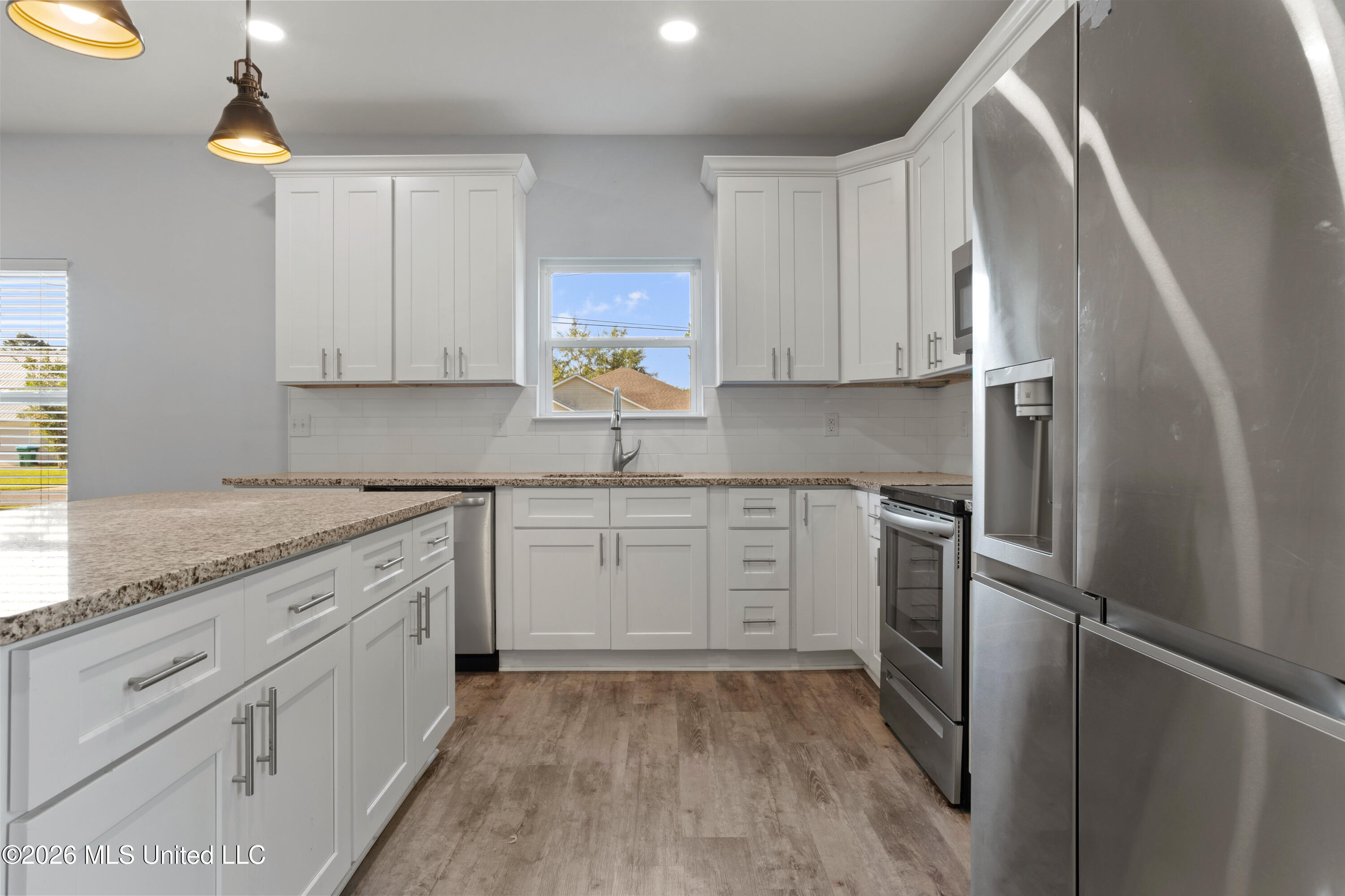 3220 Tuna Road Gautier, MS 39553 - Photo 11 of 31 00010