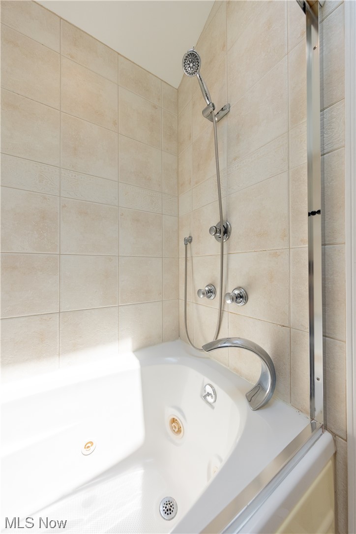 2589 Norfolk Road Cleveland, OH 44106 - Photo 27 of 35 Gallery Image 27