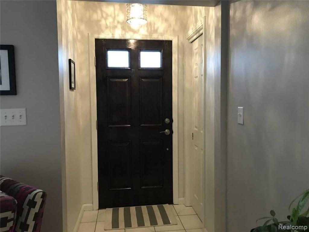4158 Amherst Road Royal Oak, MI 48073 - Photo 2 of 25