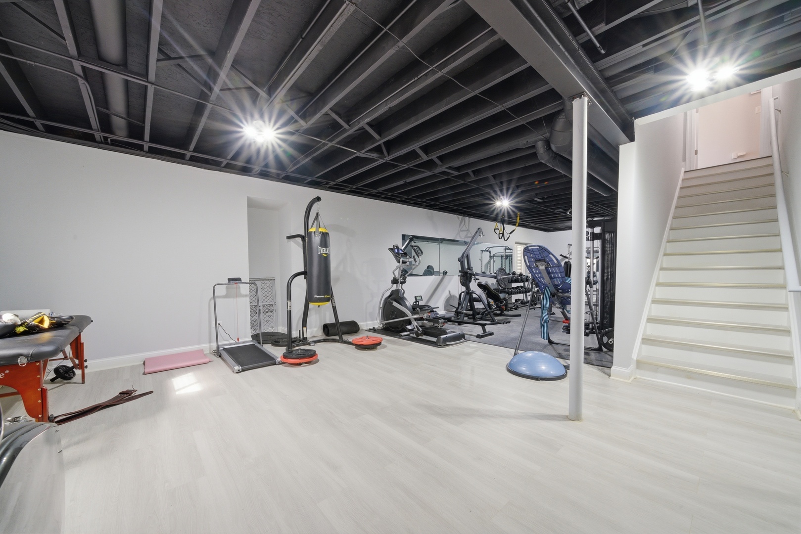 7814 Brookbank Road Willowbrook, IL 60527 - Photo 18 of 36