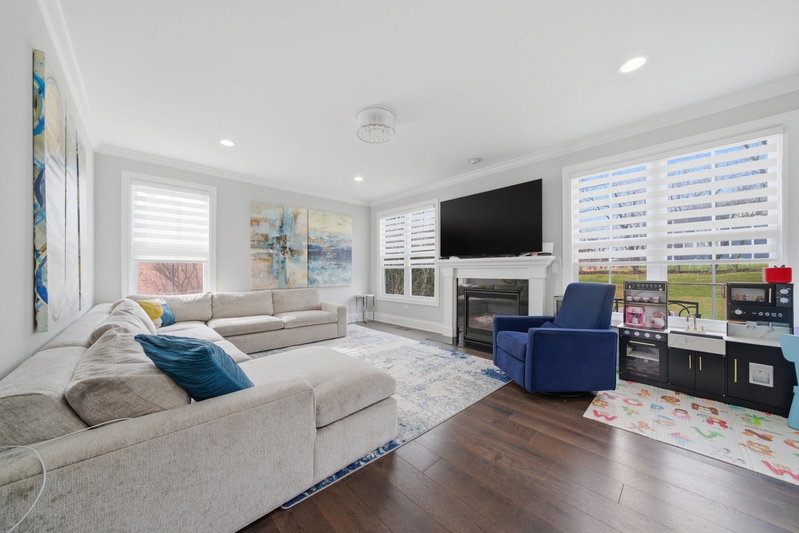 7814 Brookbank Road Willowbrook, IL 60527 - Photo 4 of 36