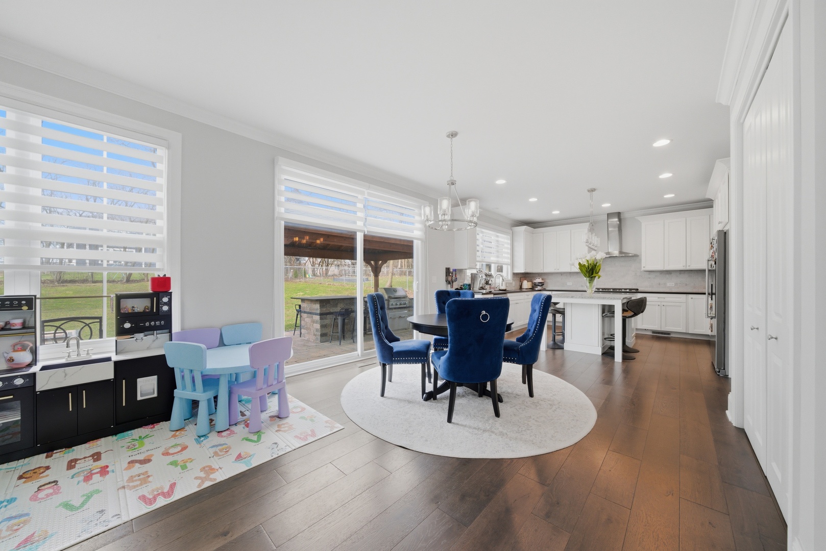 7814 Brookbank Road Willowbrook, IL 60527 - Photo 6 of 36