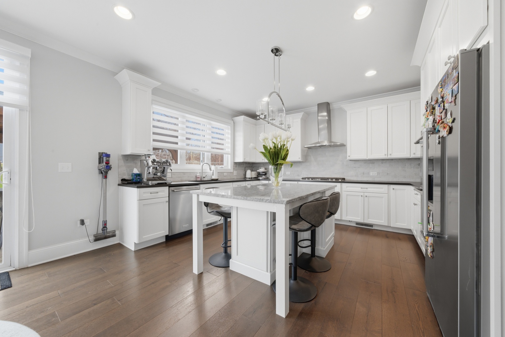 7814 Brookbank Road Willowbrook, IL 60527 - Photo 7 of 36