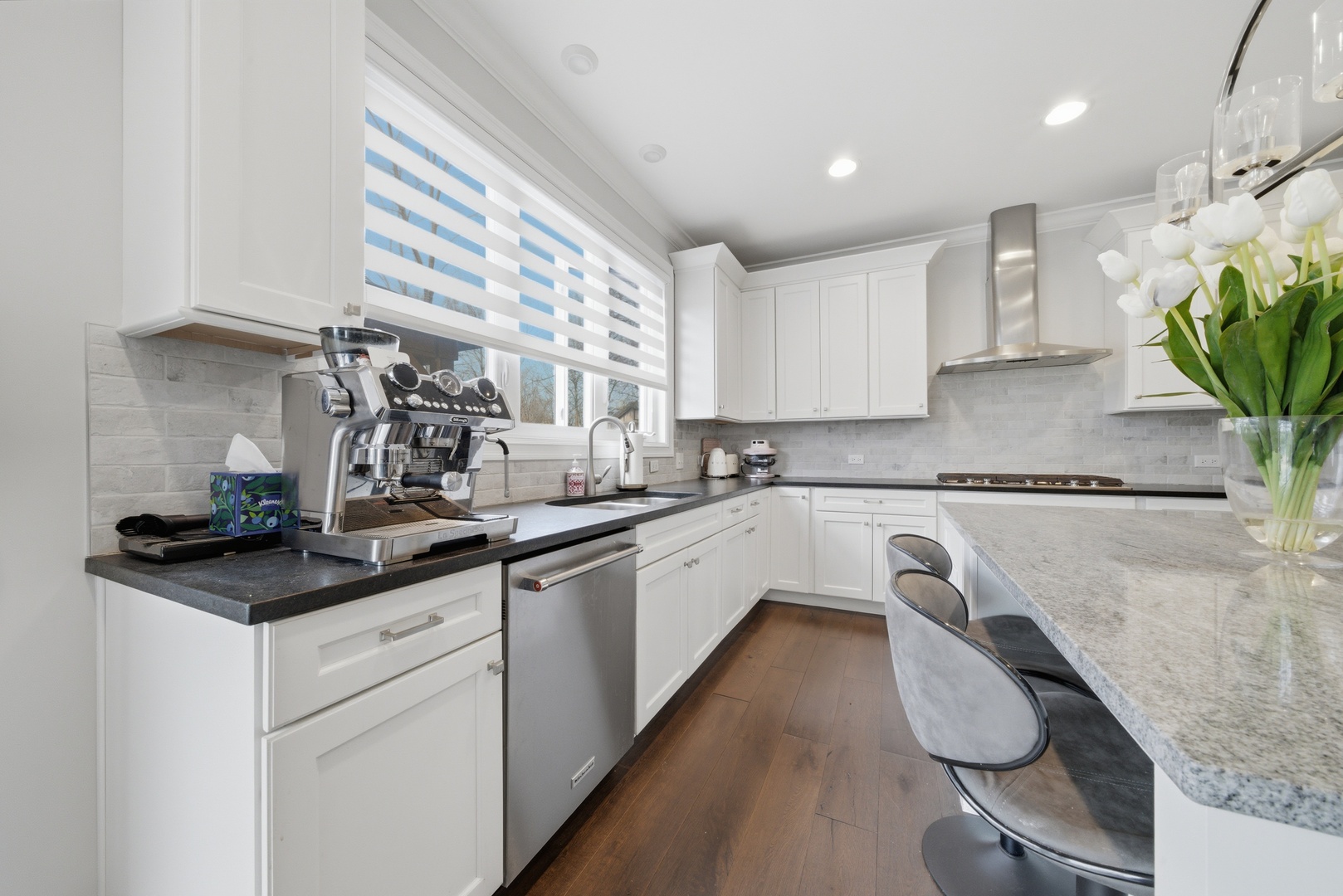 7814 Brookbank Road Willowbrook, IL 60527 - Photo 9 of 36