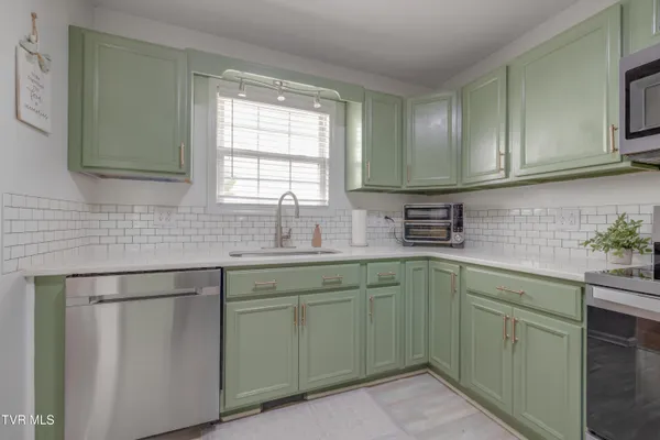 $380,000 | 123 Village Lane, Gray, TN 37615