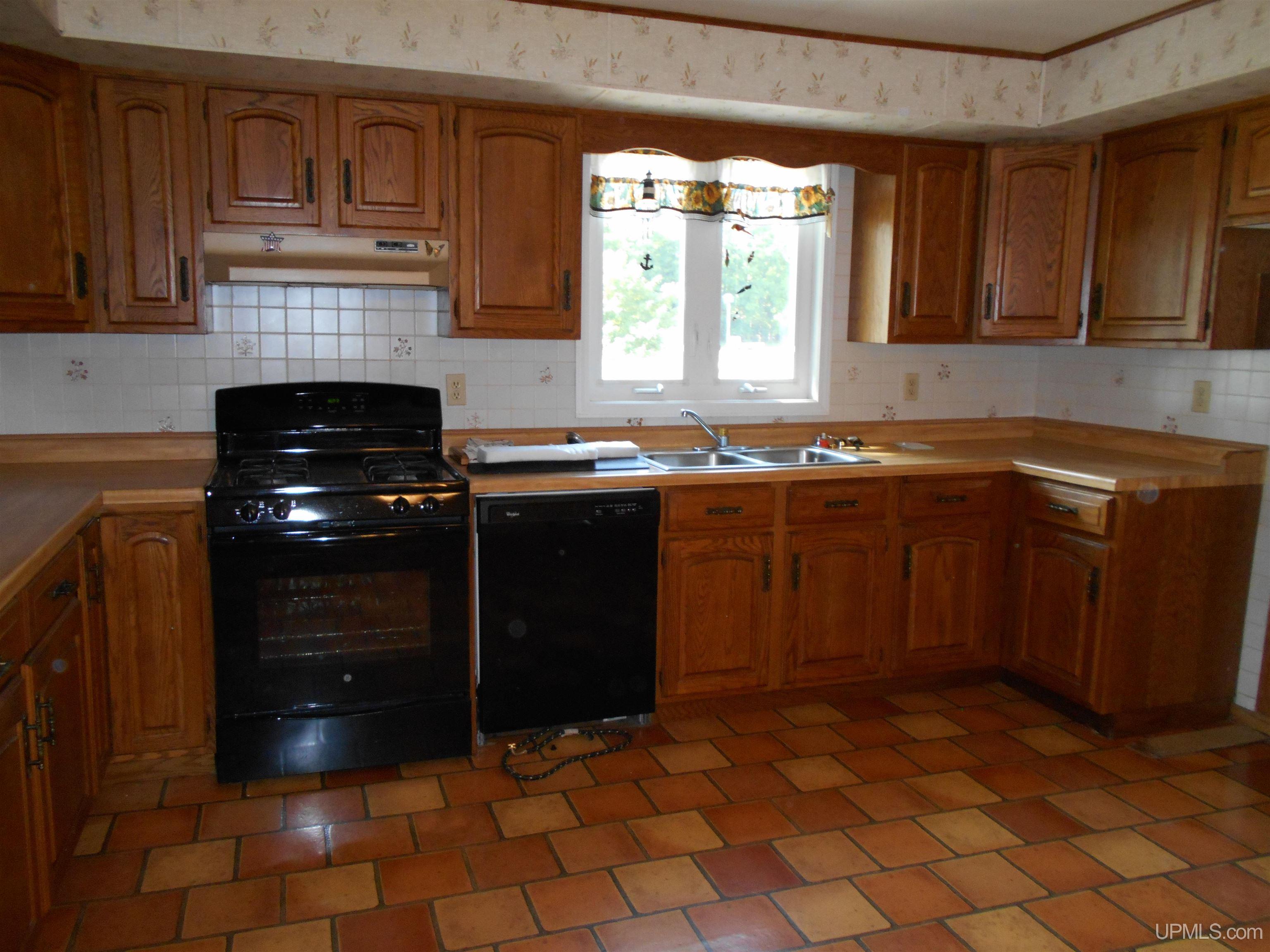 1727 N West Kendall Road Manistique, MI 49854 - Photo 13 of 49