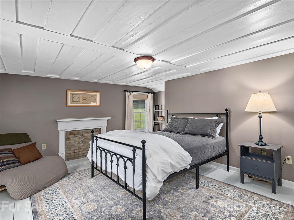 105 Rice Branch Road Asheville, NC 28804 - Photo 15 of 25 Gallery Image 15