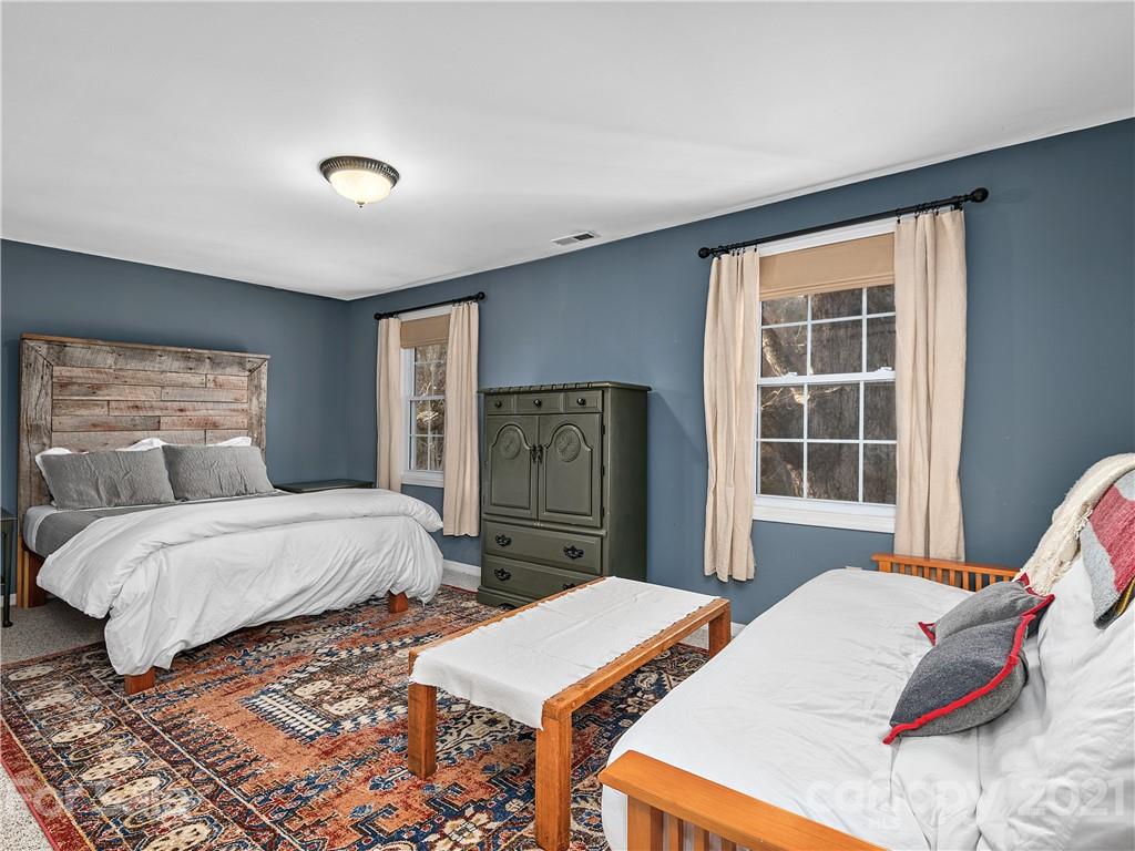 105 Rice Branch Road Asheville, NC 28804 - Photo 17 of 25 Gallery Image 17
