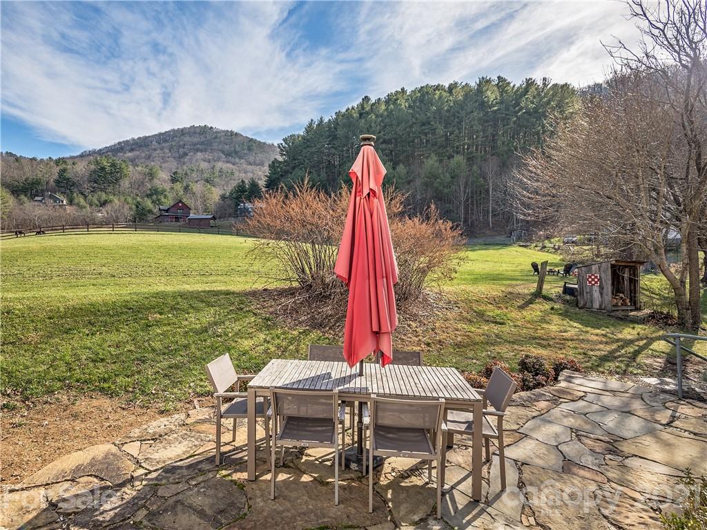 105 Rice Branch Road Asheville, NC 28804 - Photo 4 of 25 Gallery Image 4