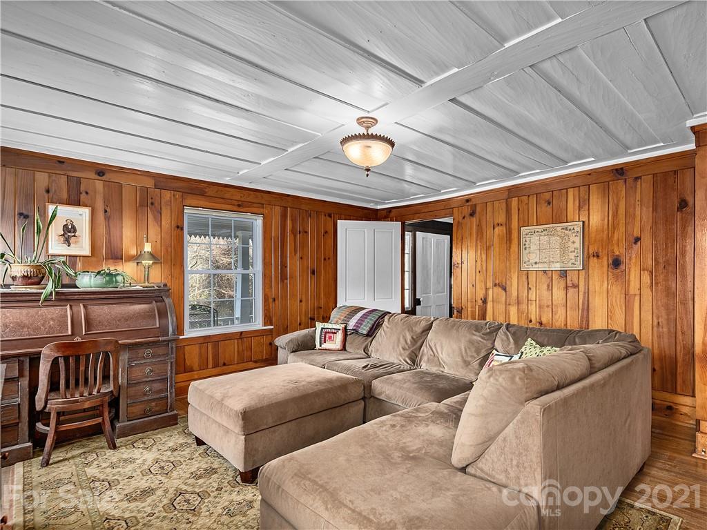105 Rice Branch Road Asheville, NC 28804 - Photo 8 of 25 Gallery Image 8
