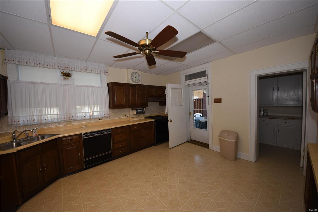 1111 Scheel Street Belleville, IL 62221 - Photo 9 of 19 Gallery Image 9