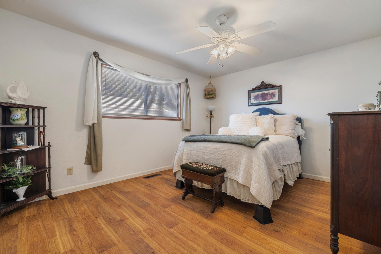 2241 Rochelle Avenue Turlock, CA 95382 - Photo 24 of 47