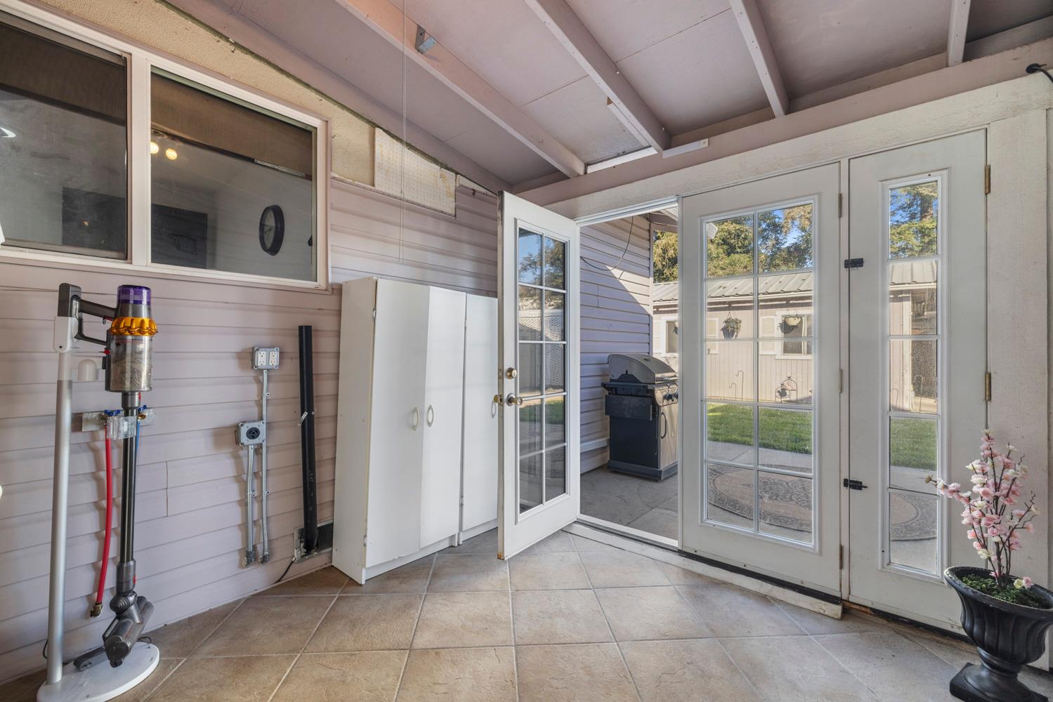 2241 Rochelle Avenue Turlock, CA 95382 - Photo 29 of 47