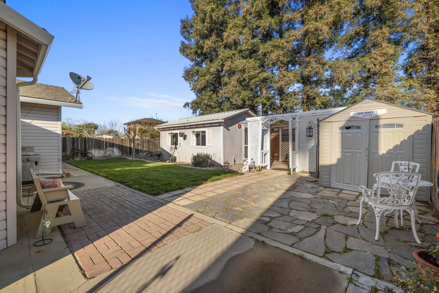 2241 Rochelle Avenue Turlock, CA 95382 - Photo 30 of 47