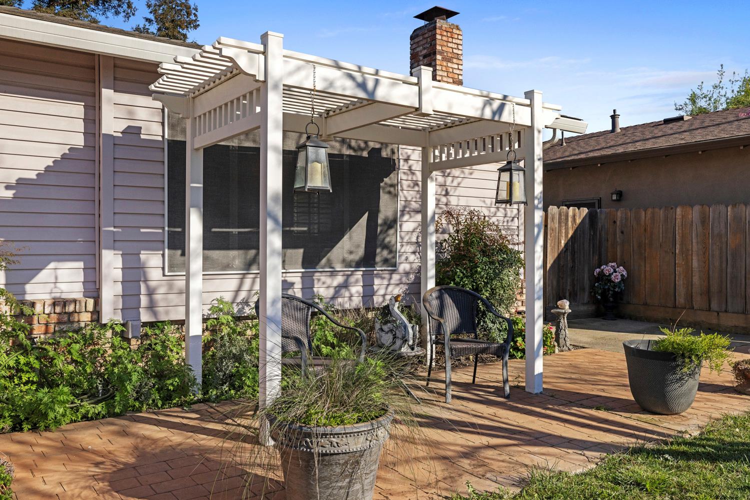 2241 Rochelle Avenue Turlock, CA 95382 - Photo 4 of 47