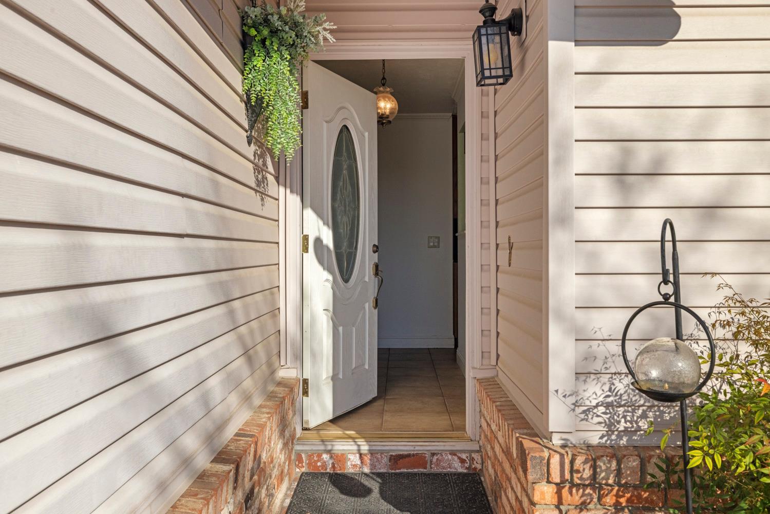 2241 Rochelle Avenue Turlock, CA 95382 - Photo 5 of 47