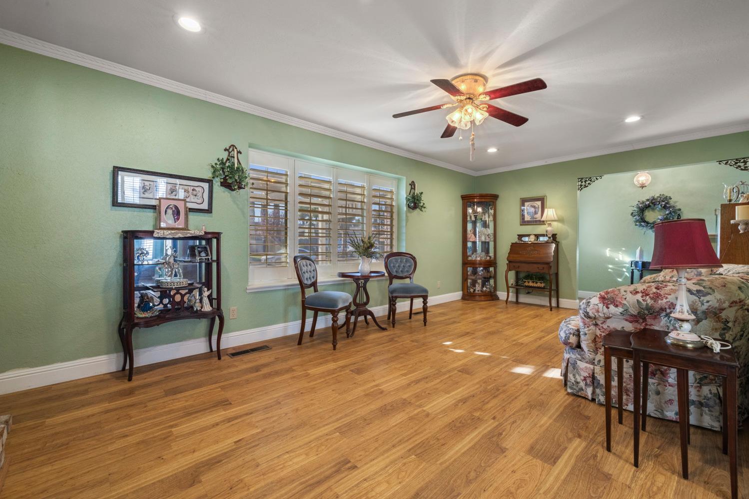 2241 Rochelle Avenue Turlock, CA 95382 - Photo 8 of 47