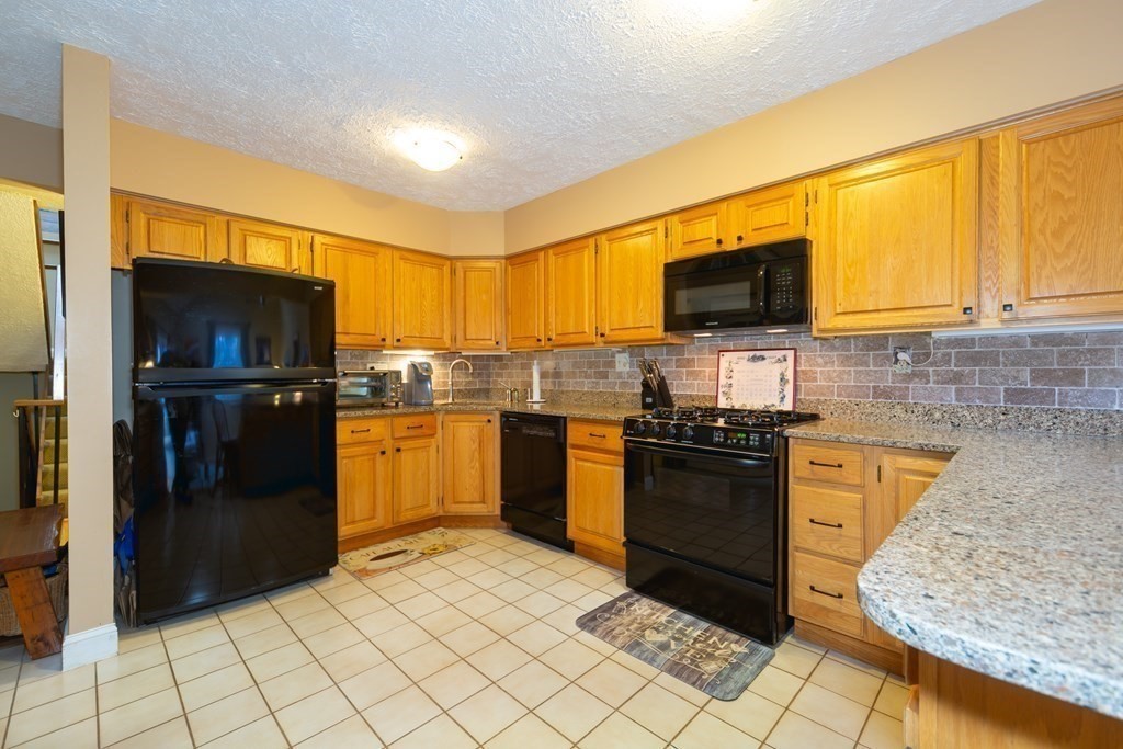 59 East Bluff Road, Unit 59 Ashland, MA 01721 - Photo 5 of 33 Gallery Image 5
