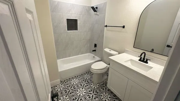 $2,450 | 3810 Hiford Drive, Unit B, Houston, TX 77047