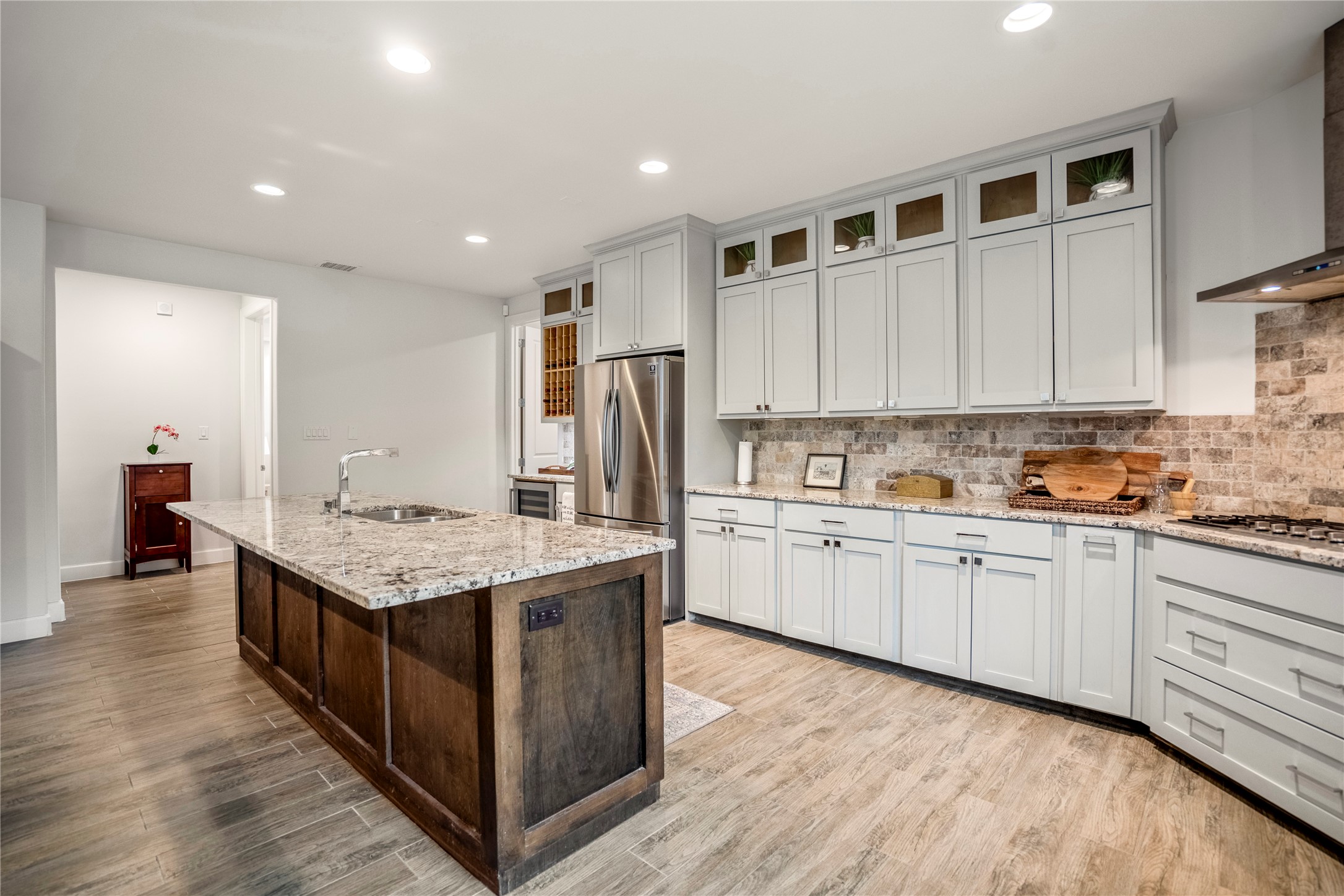 3202 Ozark Street Houston, TX 77021 - Photo 10 of 31 Island seating perfect for everyday living and entertaining.