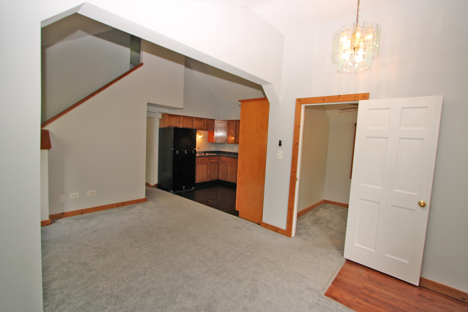 338 East Lakeview Avenue Round Lake Beach, IL 60073 - Photo 12 of 35