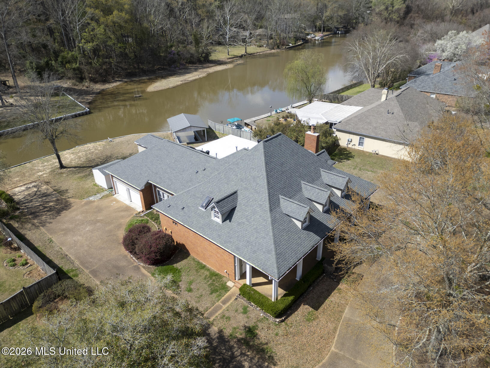 105 Beaver Run Drive Brandon, MS 39047 - Photo 3 of 60 105 Beaver Run drone-2