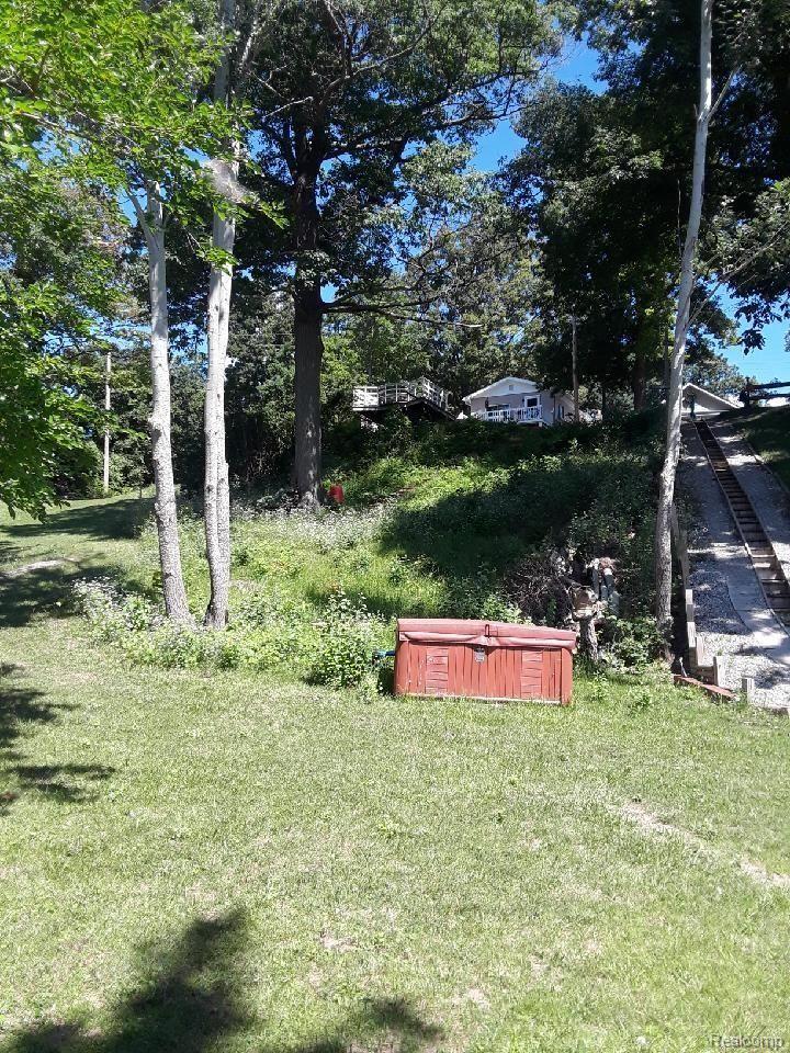 4093 Hunt Road Lapeer, MI 48446 - Photo 4 of 20 Working Hot Tub Down by Lake