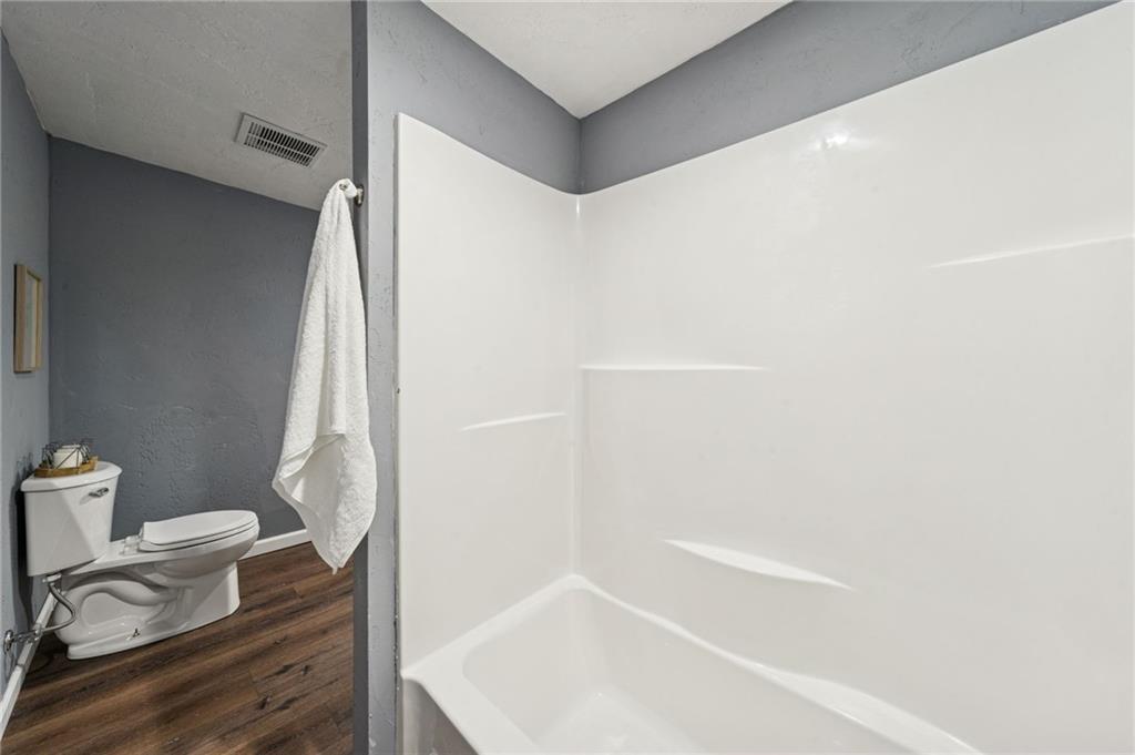 148 Sycamore Street Irwin, PA 15642 - Photo 27 of 45 a bathroom with a bathtub and sink