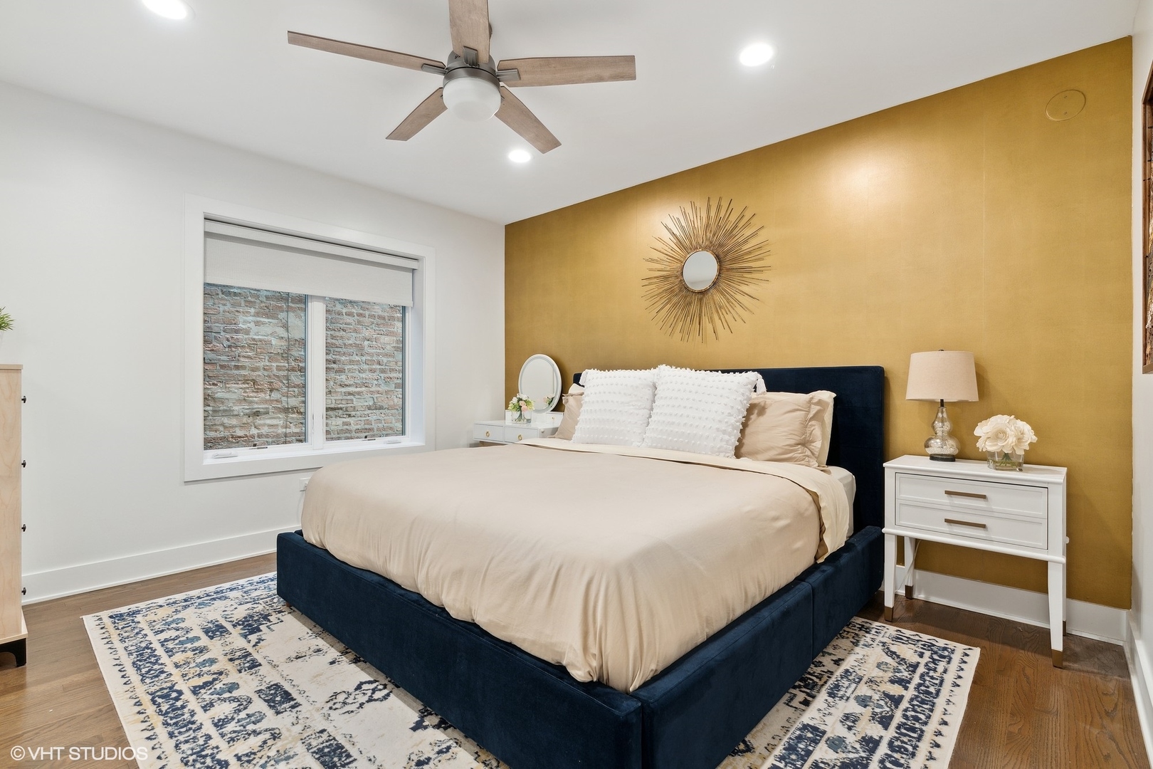 1044 West Polk Street, Unit 1 Chicago, IL 60607 - Photo 11 of 22 a bedroom with bed and window