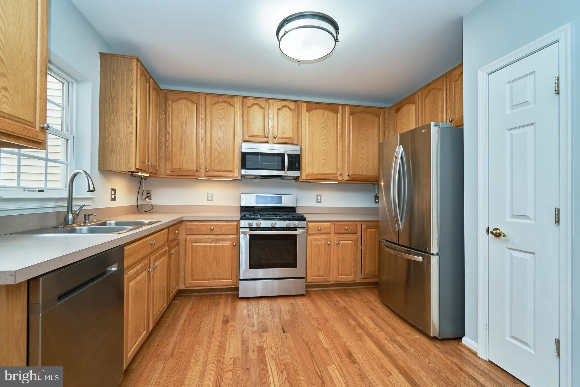 9059 Two Bays Road Lorton, VA 22079 - Photo 9 of 31 Gallery Image 9
