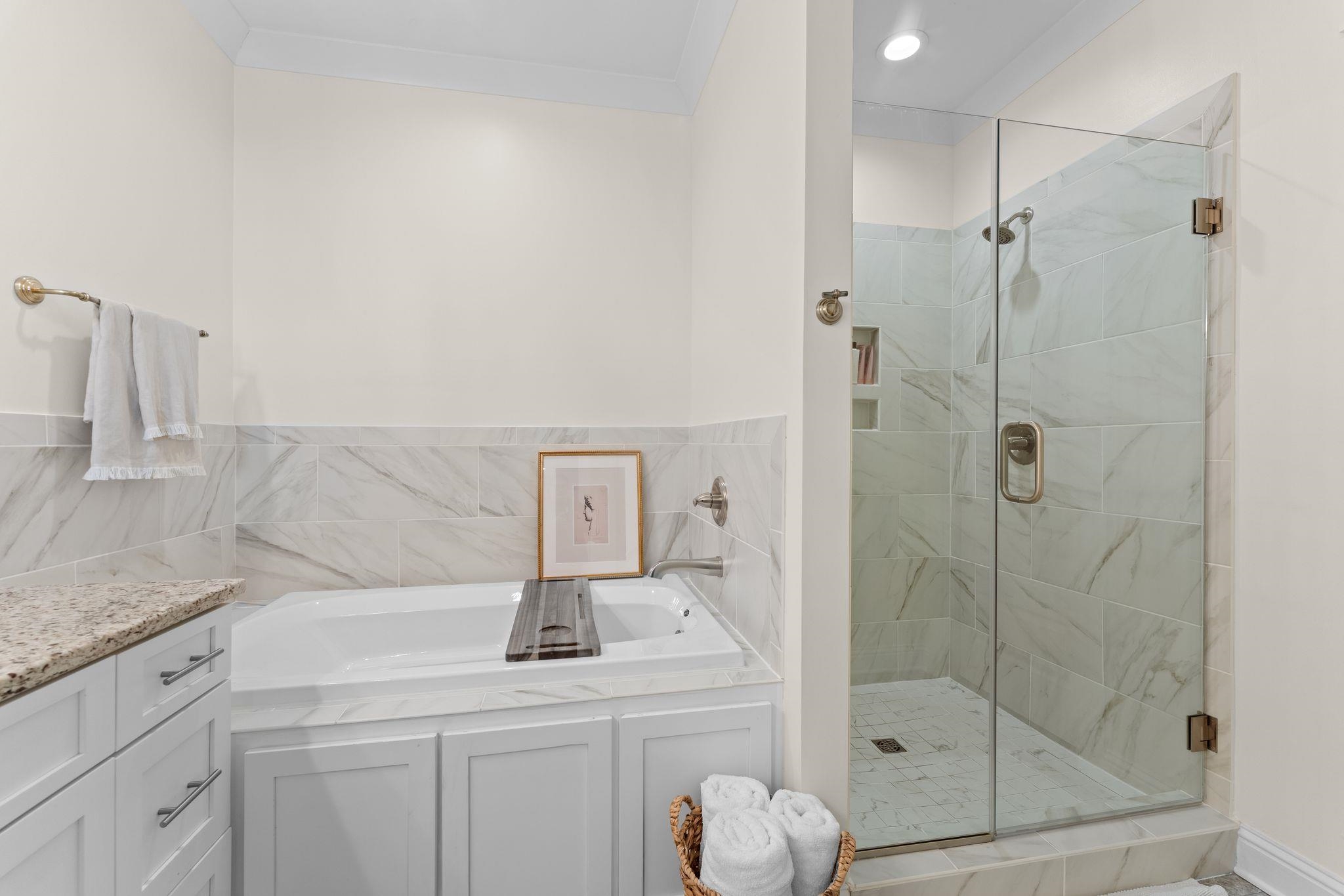 923 Periwinkle Lane Foley, AL 36535 - Photo 27 of 52 Bathroom