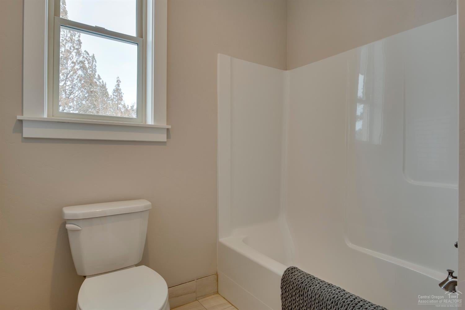 255 Southwest 89th Street Redmond, OR 97756 - Photo 18 of 25 Gallery Image 18