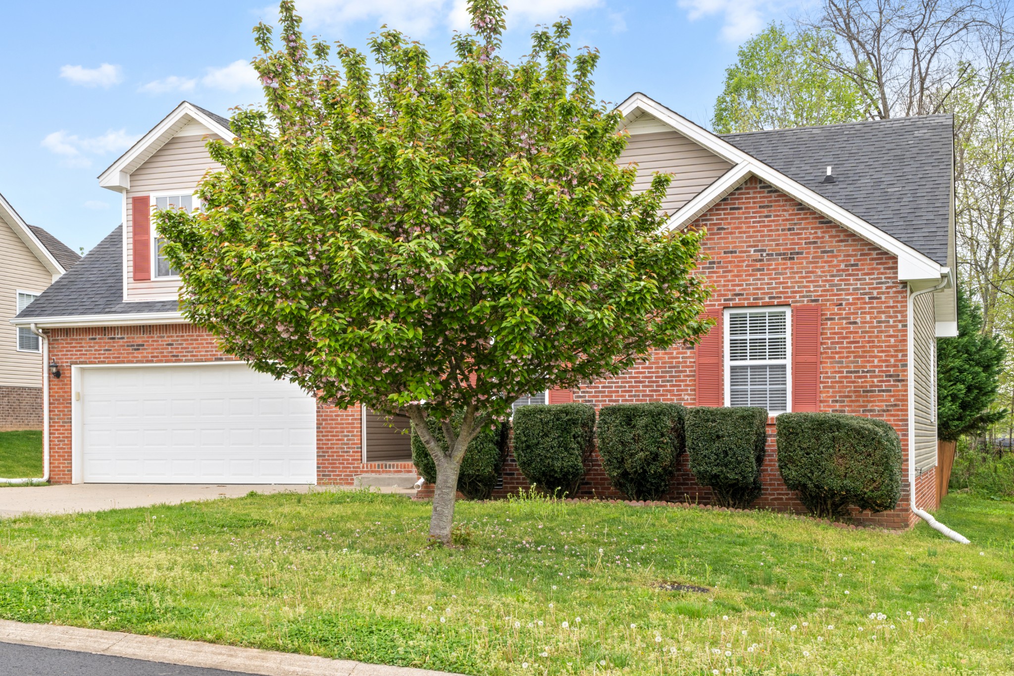 3178 Cross Ridge Drive Clarksville, TN 37040 - Photo 2 of 25 front view of a house with a yard