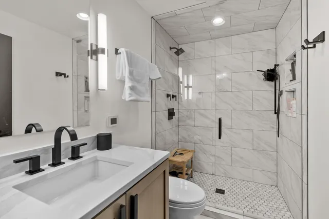 $899,700 | W5712 North Drive, La Grange, WI 53121