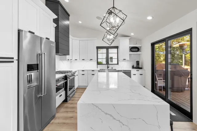 $899,700 | W5712 North Drive, La Grange, WI 53121