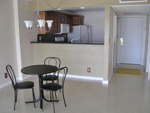 6 Royal Palm Way, Unit 506 Boca Raton, FL 33432 - Photo 9 of 23 5 Dining Kitchen
